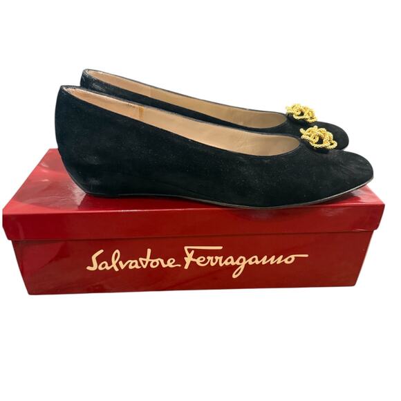 Salvatore Ferragamo Black Suede Heeled Loafers Size 9 Gold Accent Balocco Style - Picture 5 of 6